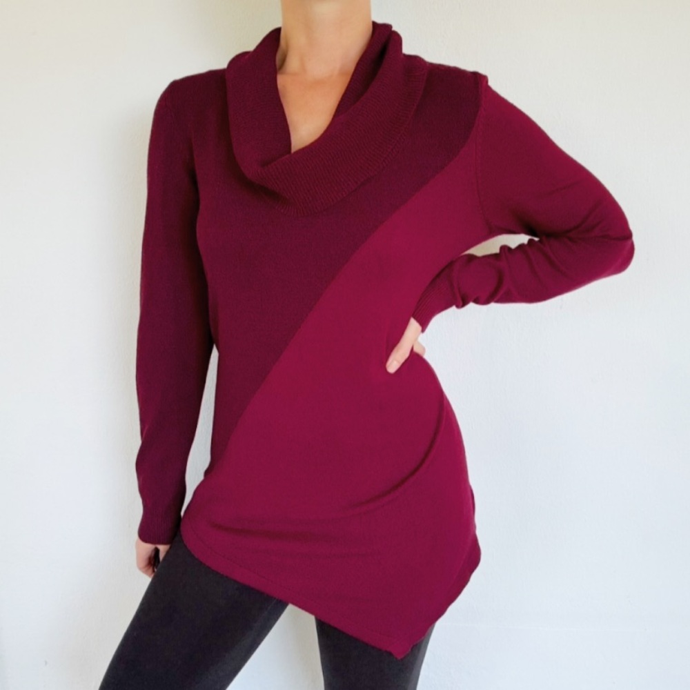 United States Sweaters maroon two-tone cowl neck asymmetrical hem sweater large